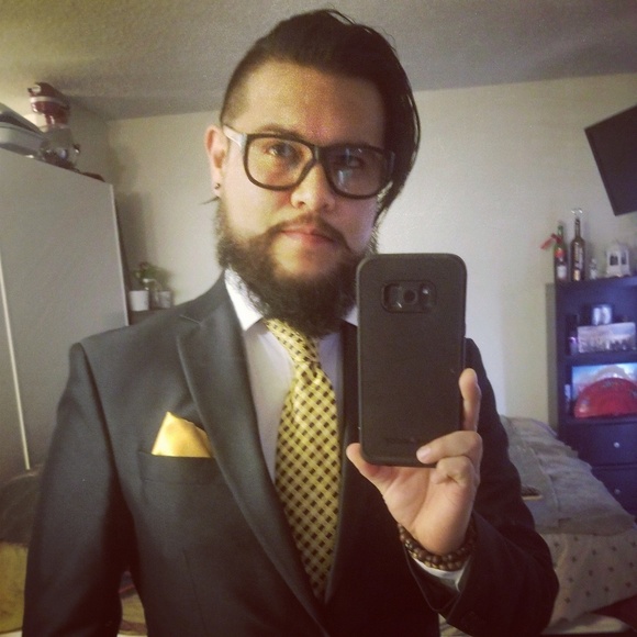 Meet your Posher, Eduardo @lalishooo723 - Picture 1 of 1